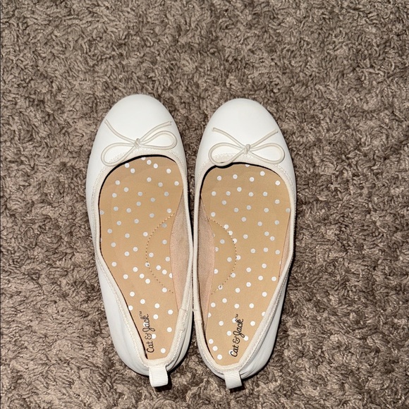 Cat & Jack Cream Ballet Flats with Bow - Picture 1 of 3